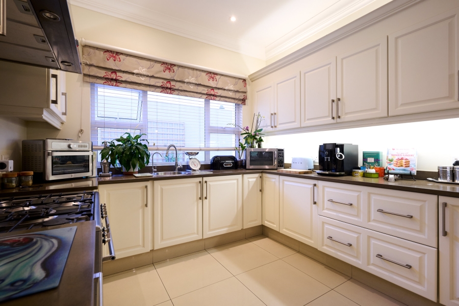 4 Bedroom Property for Sale in Waterfall Country Village Gauteng