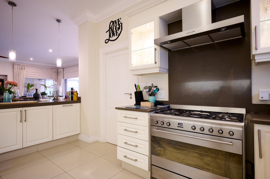 4 Bedroom Property for Sale in Waterfall Country Village Gauteng