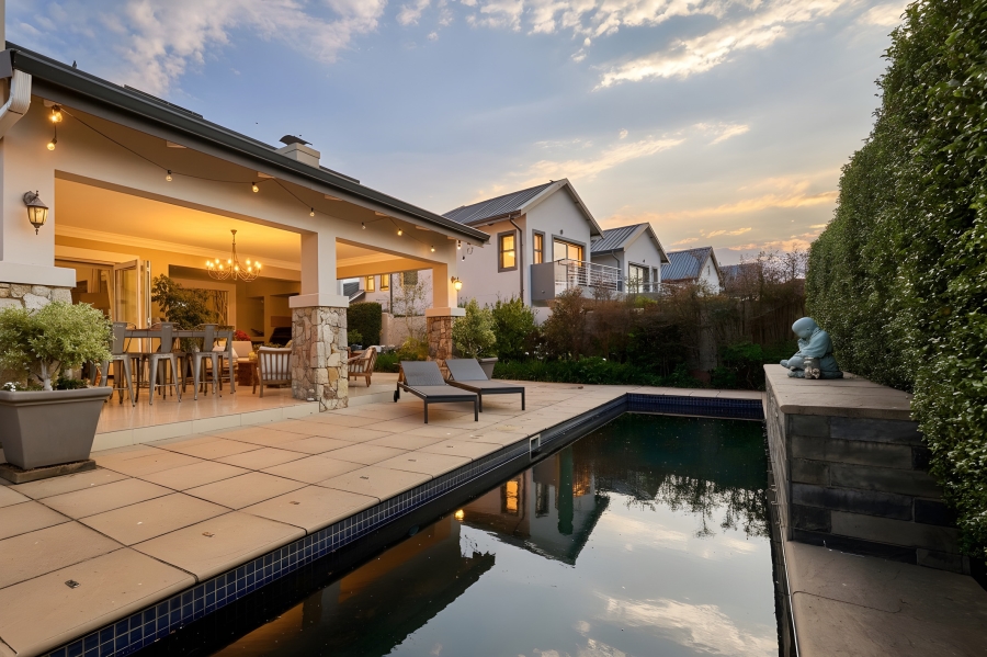 4 Bedroom Property for Sale in Waterfall Country Village Gauteng