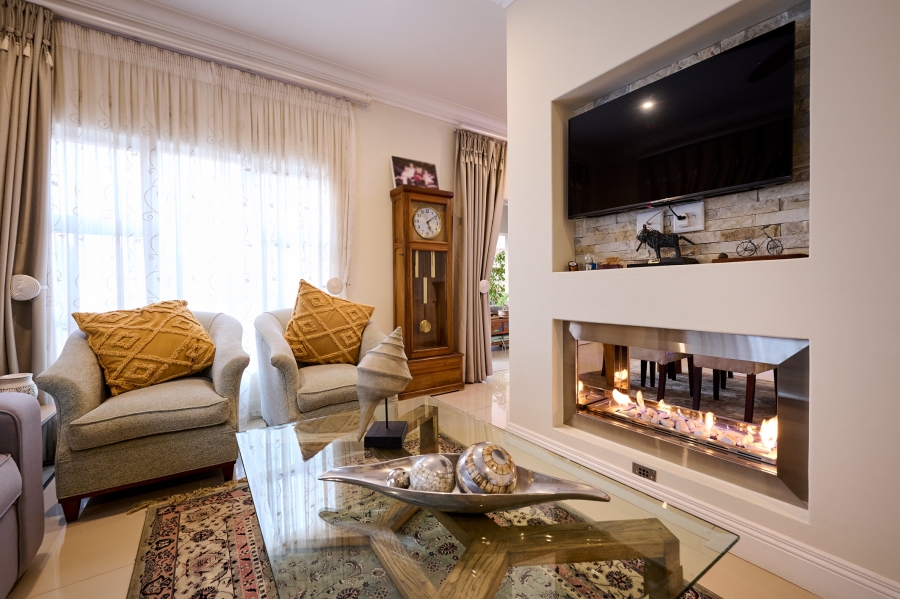 4 Bedroom Property for Sale in Waterfall Country Village Gauteng