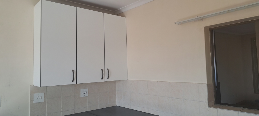 1 Bedroom Property for Sale in Roodia Gauteng
