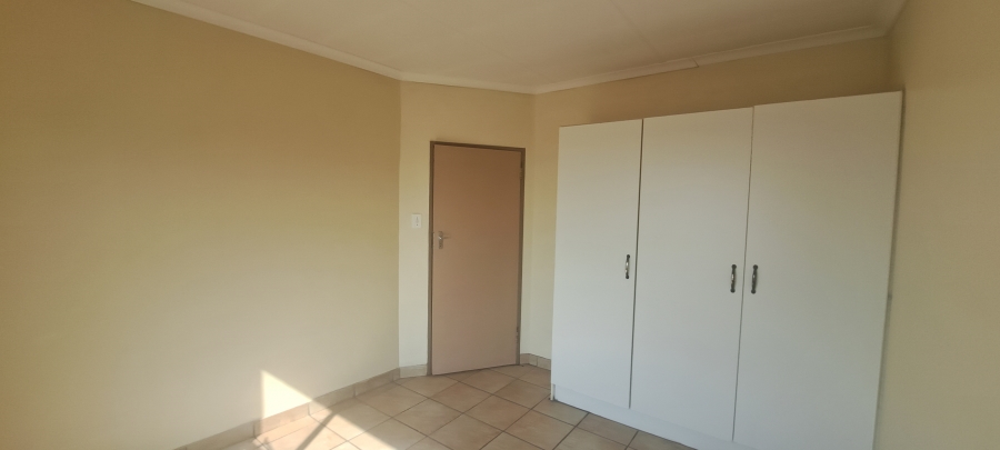 1 Bedroom Property for Sale in Roodia Gauteng