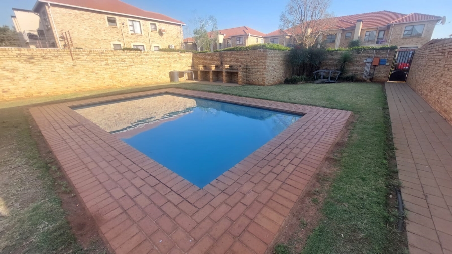 2 Bedroom Property for Sale in Randpoort Gauteng