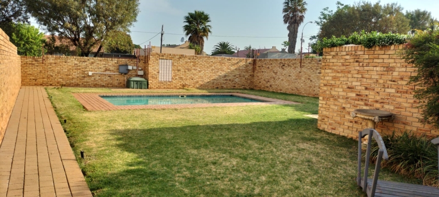2 Bedroom Property for Sale in Randpoort Gauteng