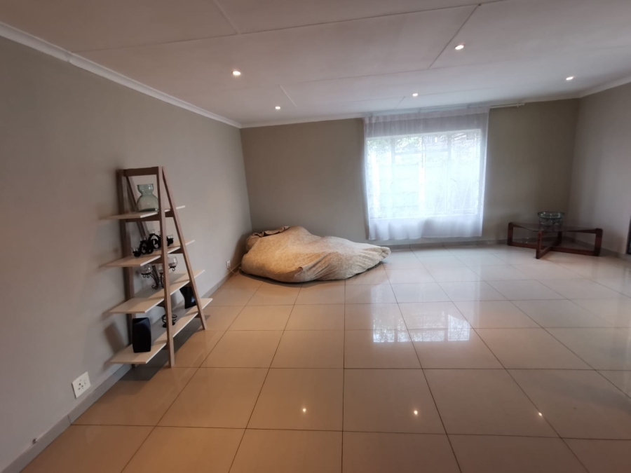 4 Bedroom Property for Sale in General Albertspark Gauteng