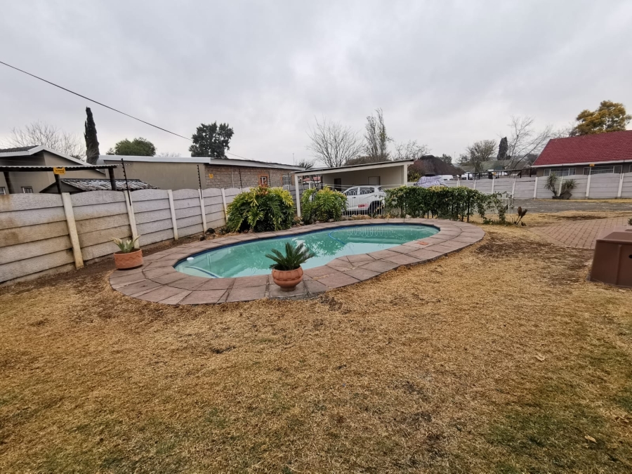 4 Bedroom Property for Sale in General Albertspark Gauteng