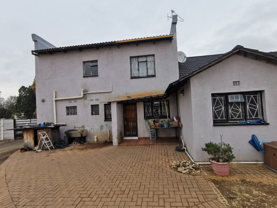 4 Bedroom Property for Sale in General Albertspark Gauteng