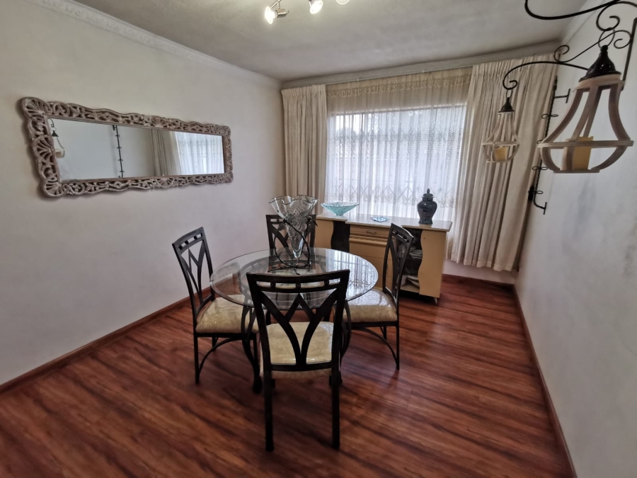 4 Bedroom Property for Sale in General Albertspark Gauteng