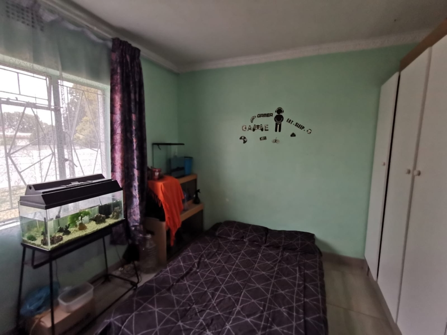 4 Bedroom Property for Sale in General Albertspark Gauteng