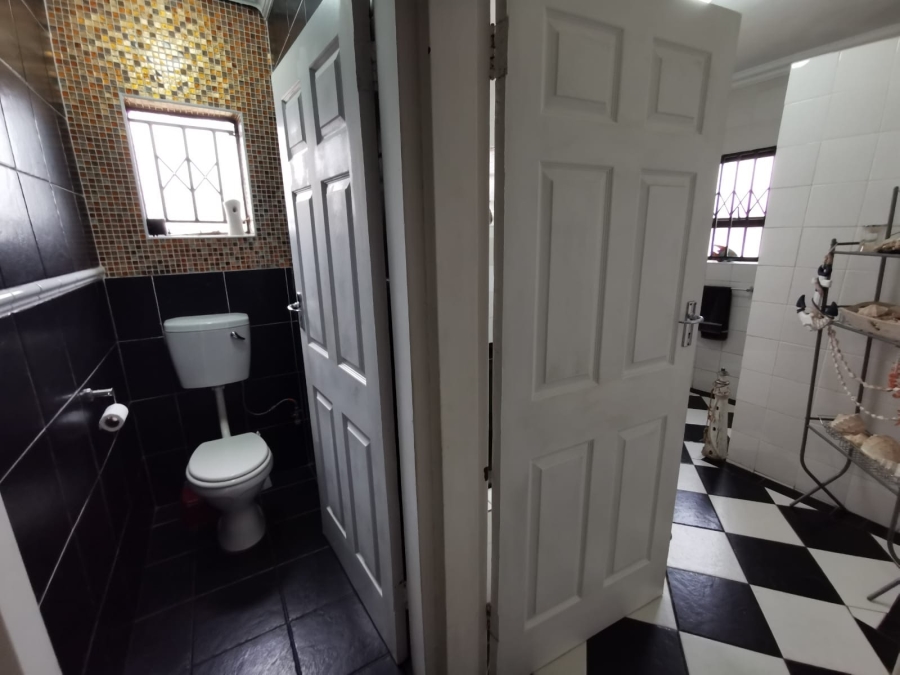 4 Bedroom Property for Sale in General Albertspark Gauteng