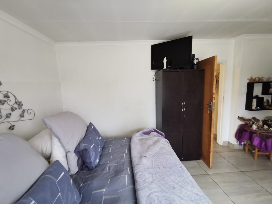 4 Bedroom Property for Sale in General Albertspark Gauteng