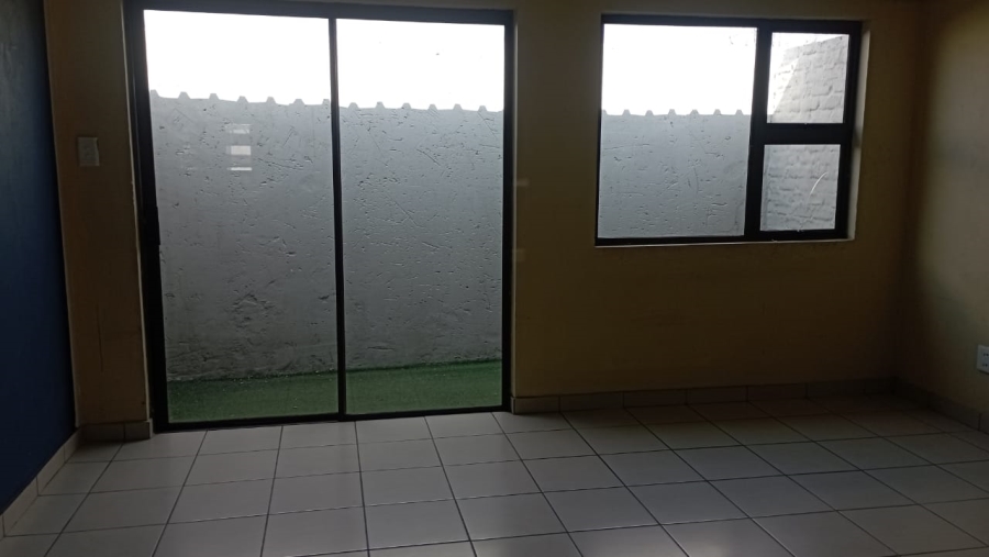 To Let 1 Bedroom Property for Rent in Tedstoneville Gauteng