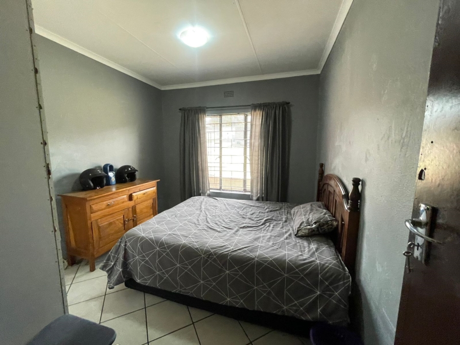 4 Bedroom Property for Sale in Lindhaven Gauteng