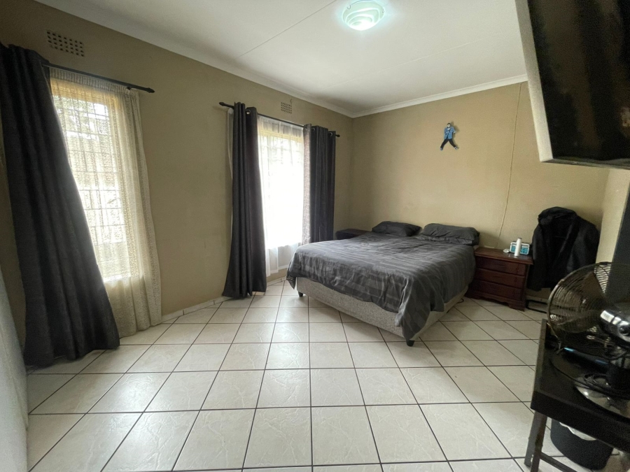 4 Bedroom Property for Sale in Lindhaven Gauteng