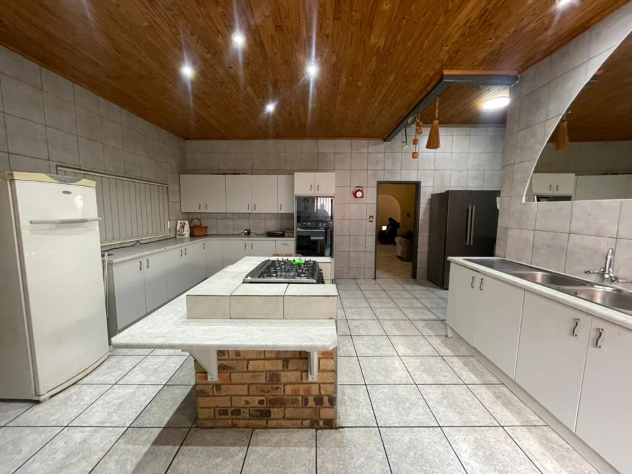 4 Bedroom Property for Sale in Lindhaven Gauteng