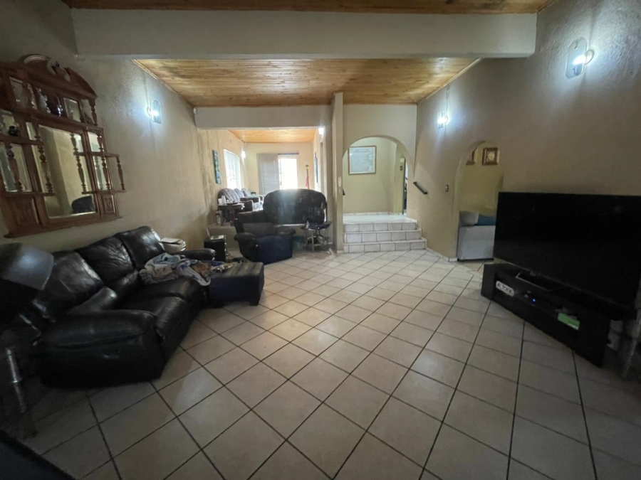 4 Bedroom Property for Sale in Lindhaven Gauteng