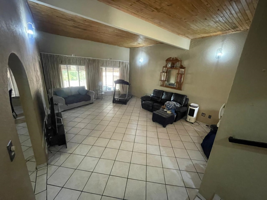 4 Bedroom Property for Sale in Lindhaven Gauteng
