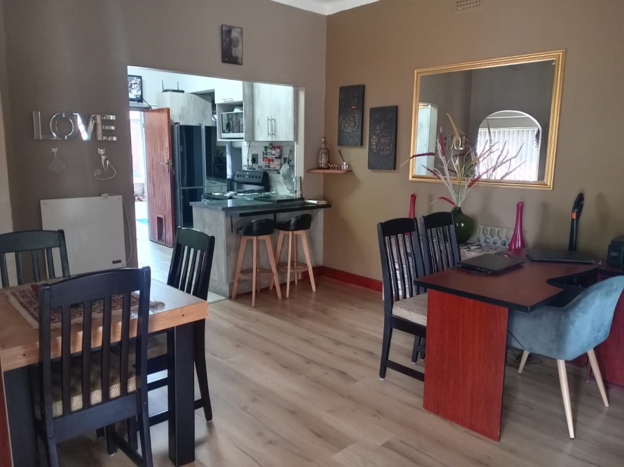 3 Bedroom Property for Sale in Strubenvale Gauteng