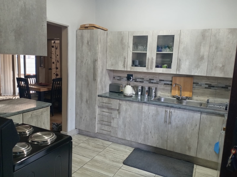 3 Bedroom Property for Sale in Strubenvale Gauteng
