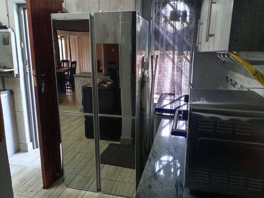3 Bedroom Property for Sale in Strubenvale Gauteng