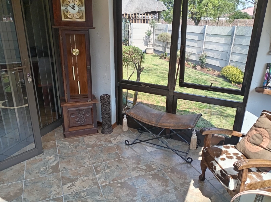 3 Bedroom Property for Sale in Strubenvale Gauteng
