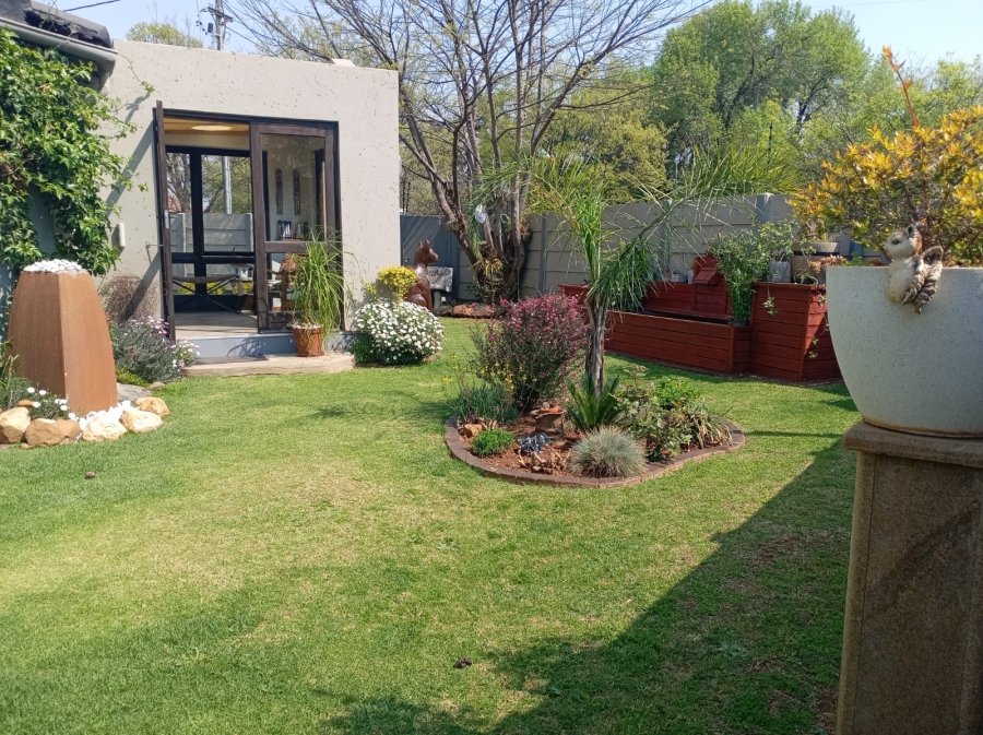 3 Bedroom Property for Sale in Strubenvale Gauteng