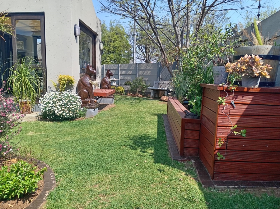 3 Bedroom Property for Sale in Strubenvale Gauteng