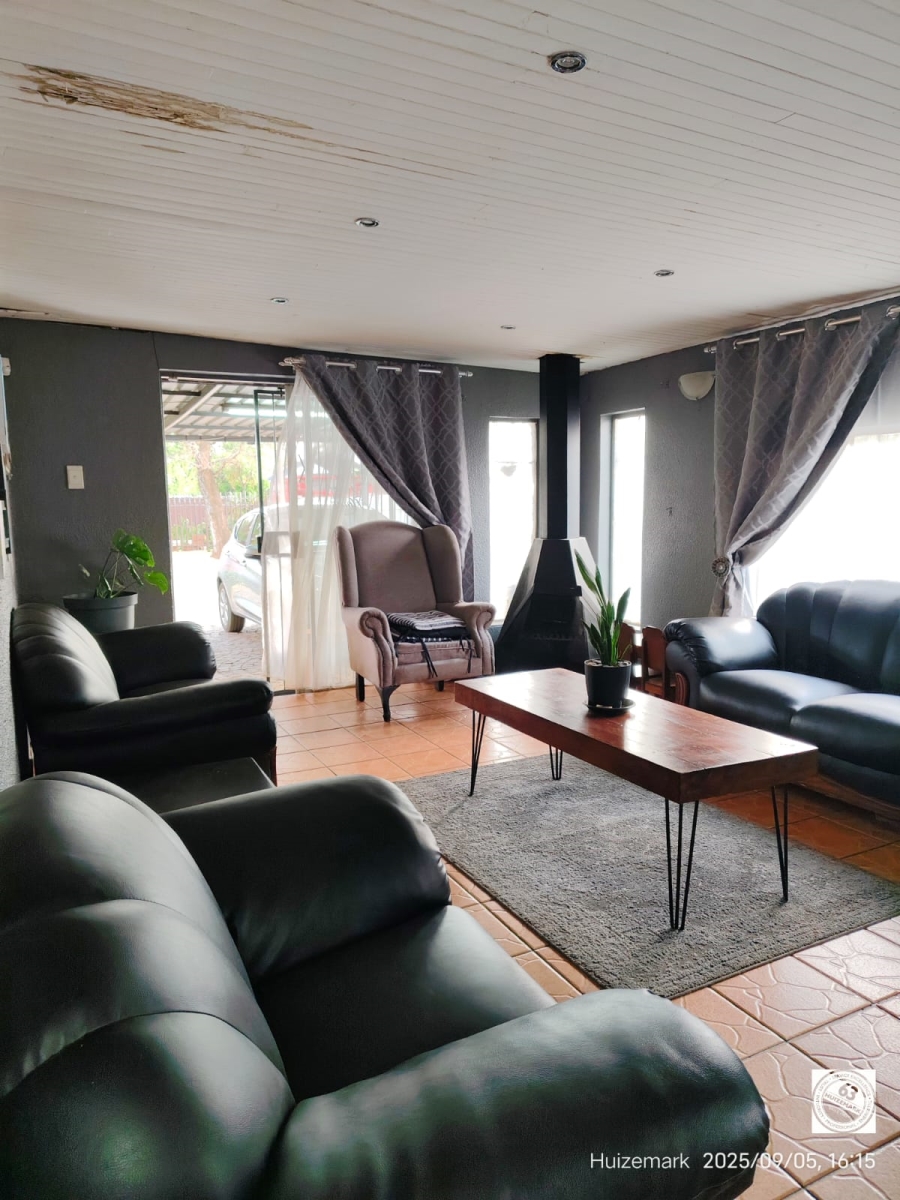 4 Bedroom Property for Sale in Vanderbijlpark Cw 6 Gauteng