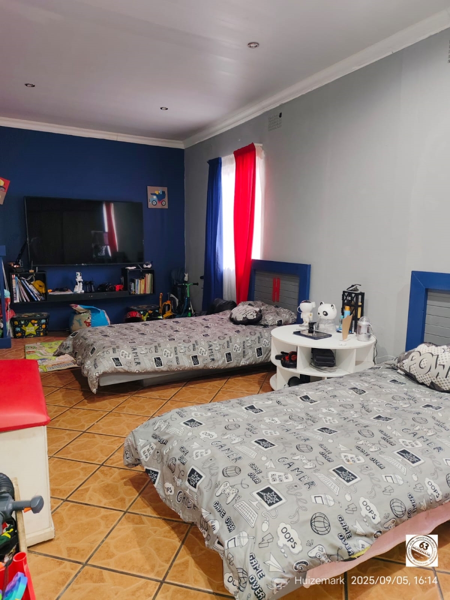 4 Bedroom Property for Sale in Vanderbijlpark Cw 6 Gauteng
