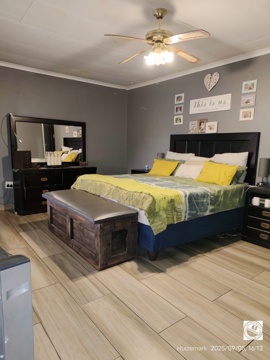 4 Bedroom Property for Sale in Vanderbijlpark Cw 6 Gauteng