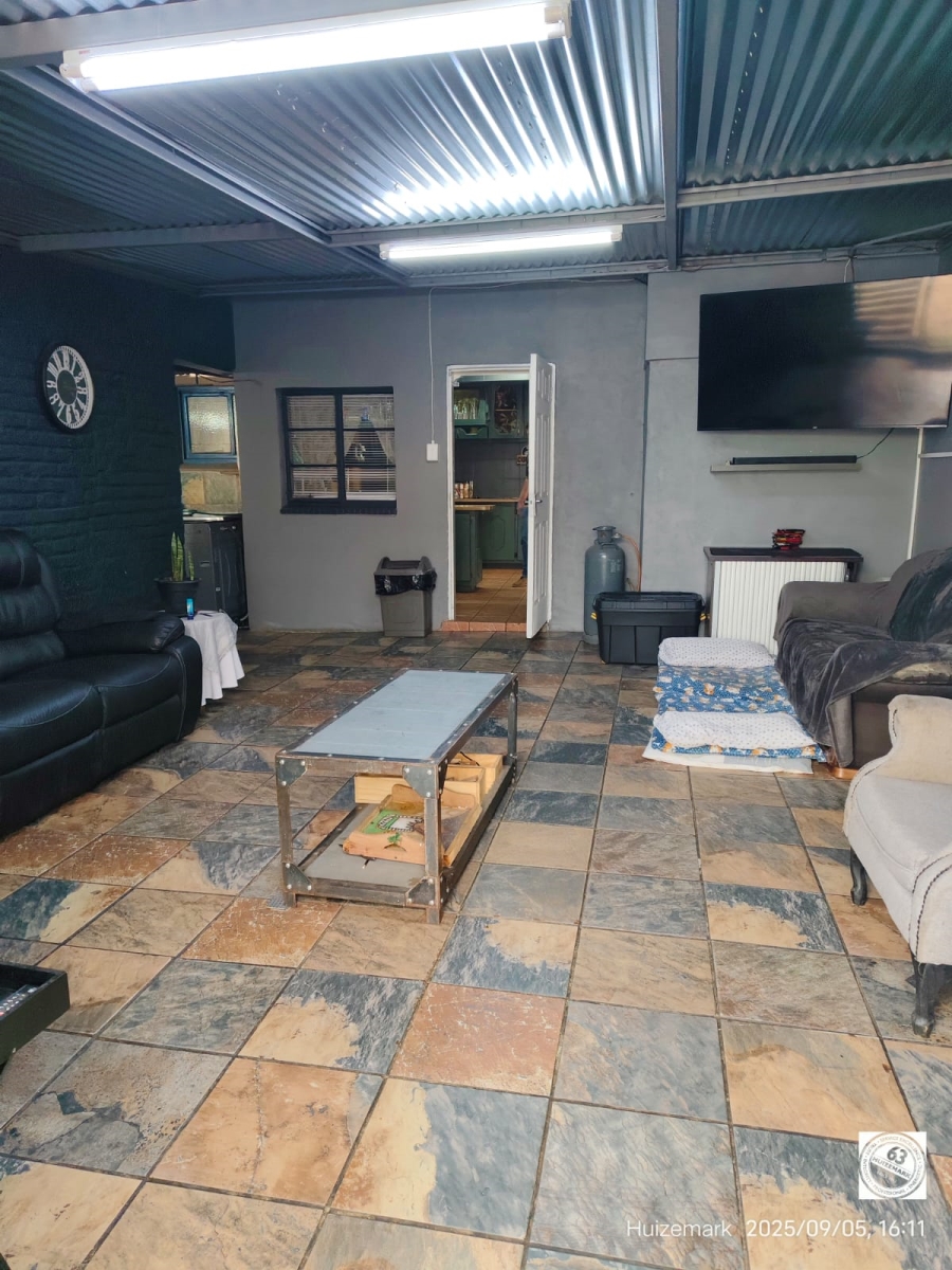 4 Bedroom Property for Sale in Vanderbijlpark Cw 6 Gauteng