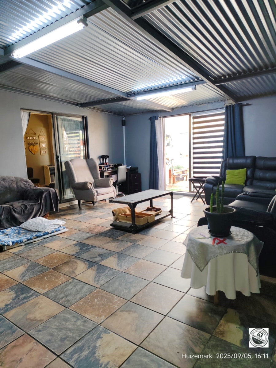 4 Bedroom Property for Sale in Vanderbijlpark Cw 6 Gauteng