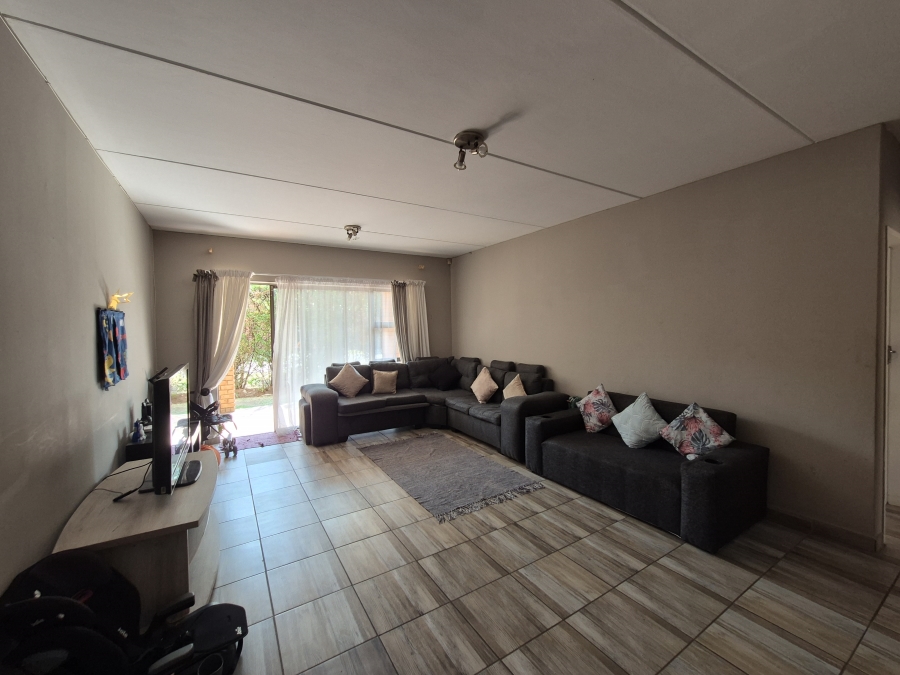 2 Bedroom Property for Sale in Sonneveld Gauteng