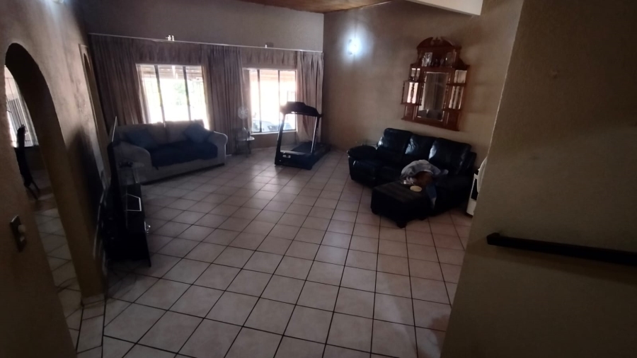 4 Bedroom Property for Sale in Lindhaven Gauteng