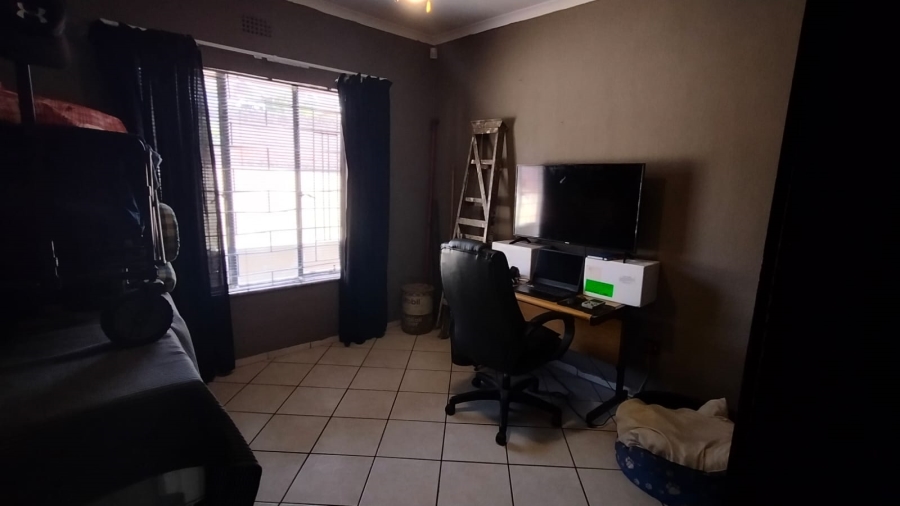 4 Bedroom Property for Sale in Lindhaven Gauteng