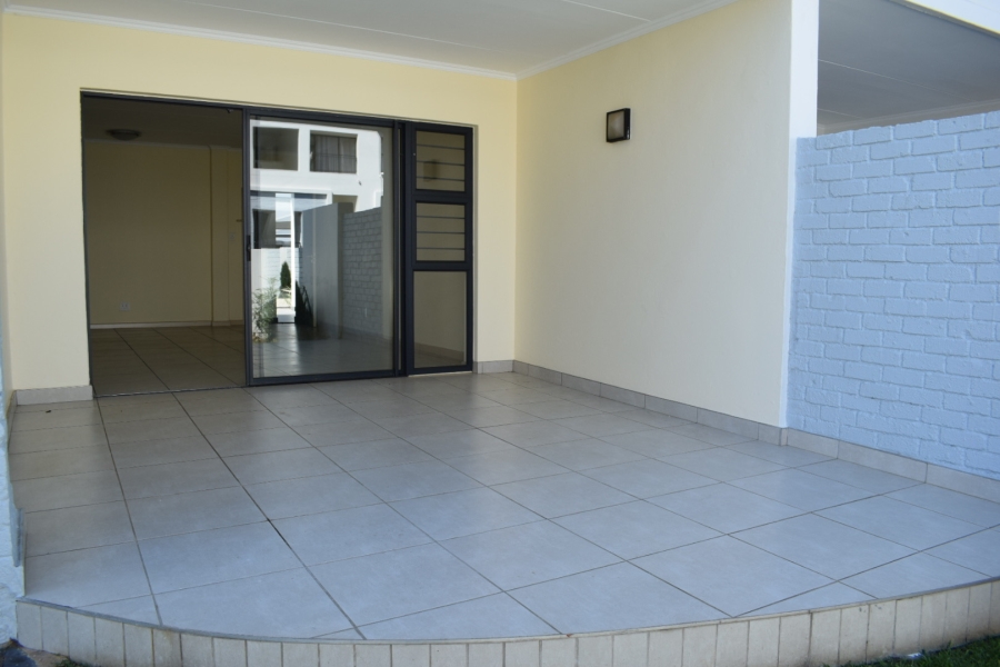To Let 3 Bedroom Property for Rent in Petervale Gauteng