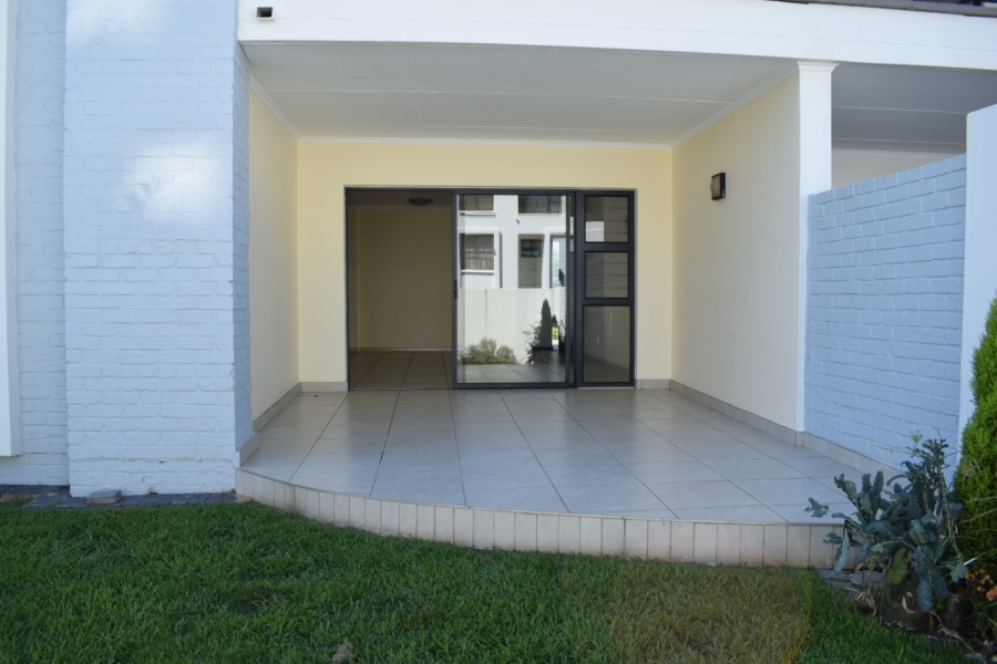 To Let 3 Bedroom Property for Rent in Petervale Gauteng