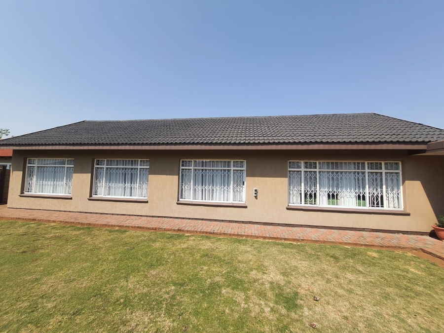 3 Bedroom Property for Sale in Vanderbijlpark SE 6 Gauteng