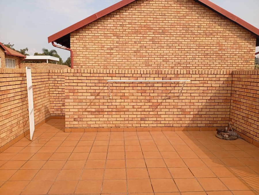 2 Bedroom Property for Sale in Equestria Gauteng
