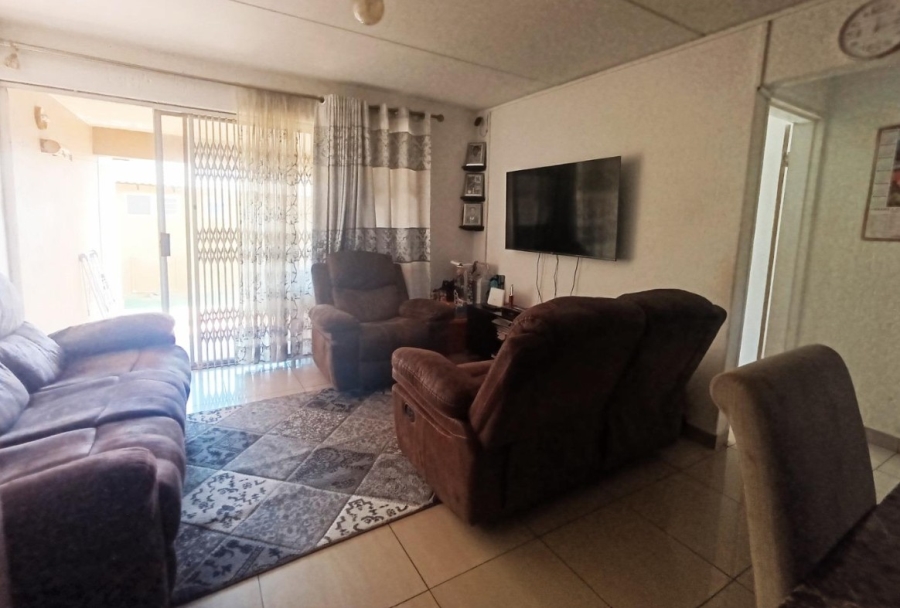 2 Bedroom Property for Sale in Mondeor Gauteng