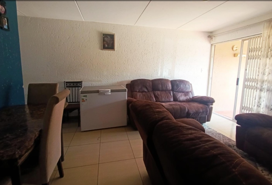 2 Bedroom Property for Sale in Mondeor Gauteng