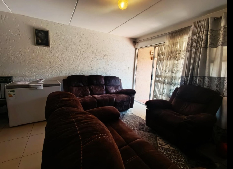 2 Bedroom Property for Sale in Mondeor Gauteng