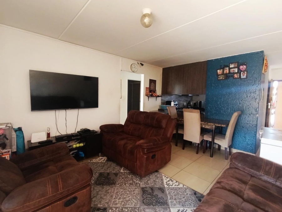 2 Bedroom Property for Sale in Mondeor Gauteng