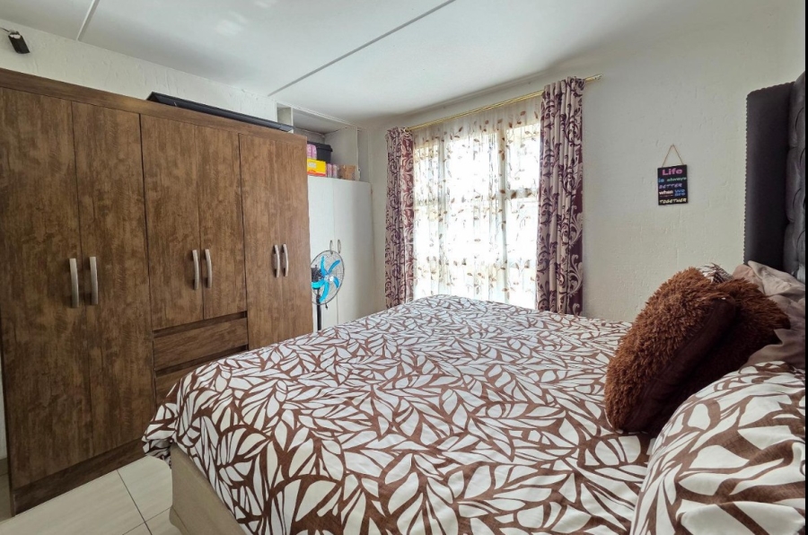 2 Bedroom Property for Sale in Mondeor Gauteng