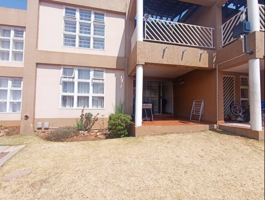 2 Bedroom Property for Sale in Mondeor Gauteng