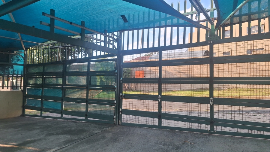 To Let 3 Bedroom Property for Rent in Kenmare Gauteng