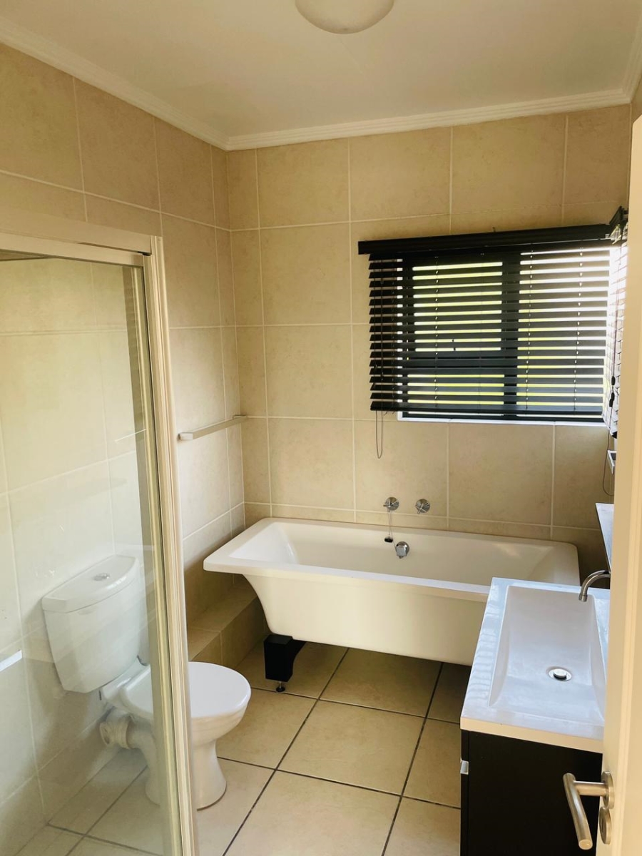 2 Bedroom Property for Sale in Douglasdale Gauteng