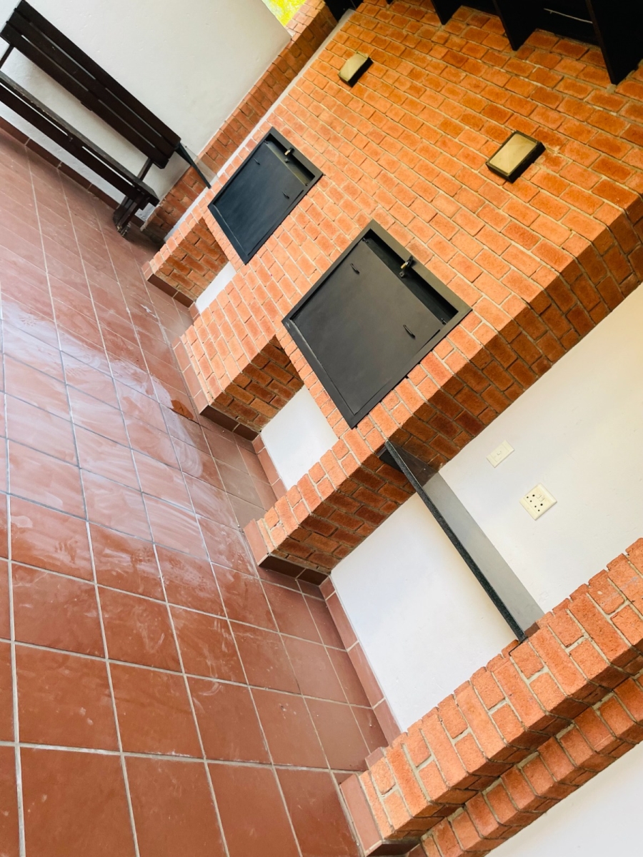 2 Bedroom Property for Sale in Douglasdale Gauteng