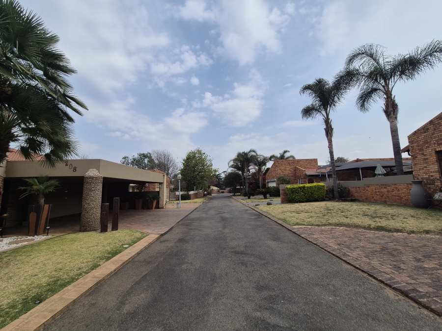 3 Bedroom Property for Sale in Sonneveld Gauteng