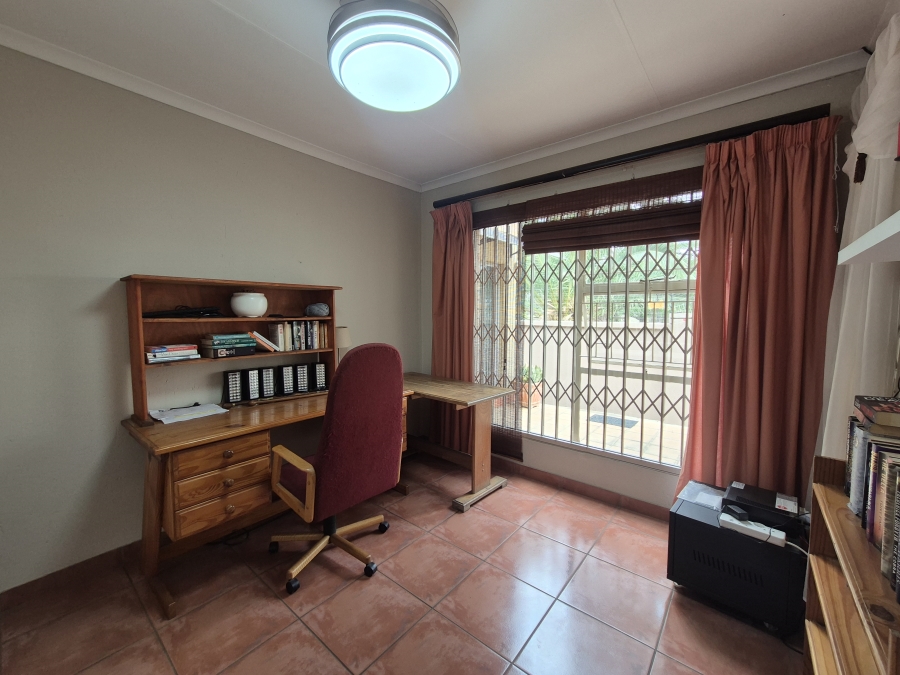 3 Bedroom Property for Sale in Sonneveld Gauteng